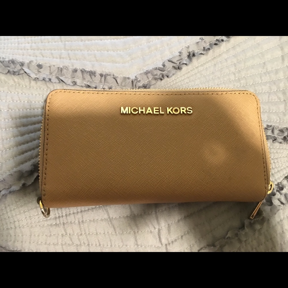 Micheal Kors Tan Wallet